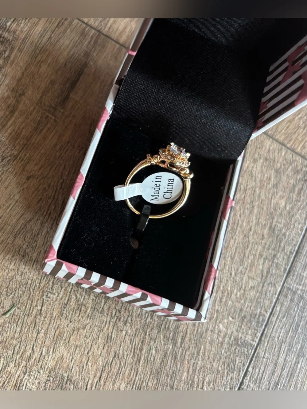 NWT Piatella Jewelry women’s size 8 gold tone halo promise ring with gift box
